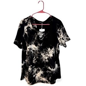 Bloom Chic tie-dye SS distressed shirt